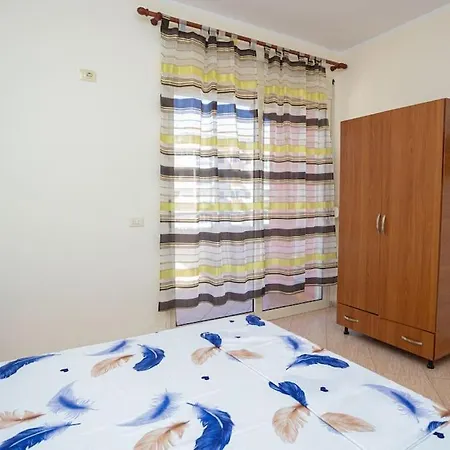 Seaside Retreat דירה