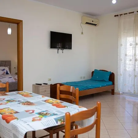 Seaside Retreat דירה Vlorë